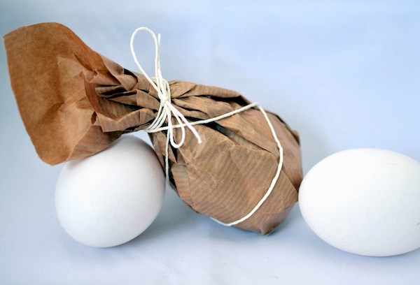 Säilitamiseks paberisse pakitud munad