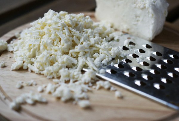 Riivitud Adyghe juust